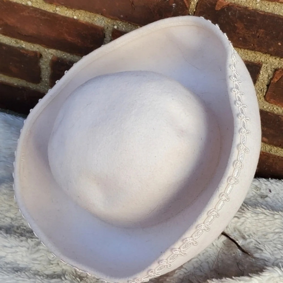 Vintage Ivory felt Soutache hat - Picture 6 of 8